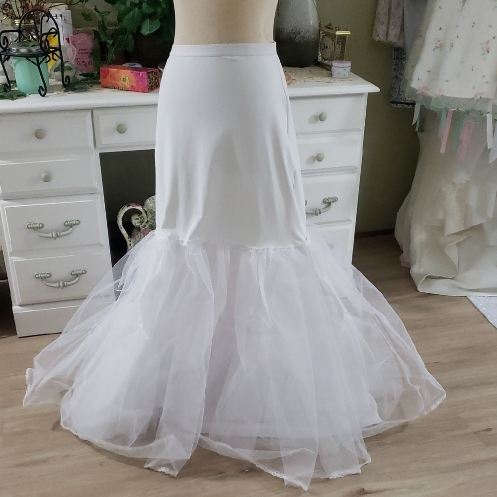 Elegant White Wedding Dress